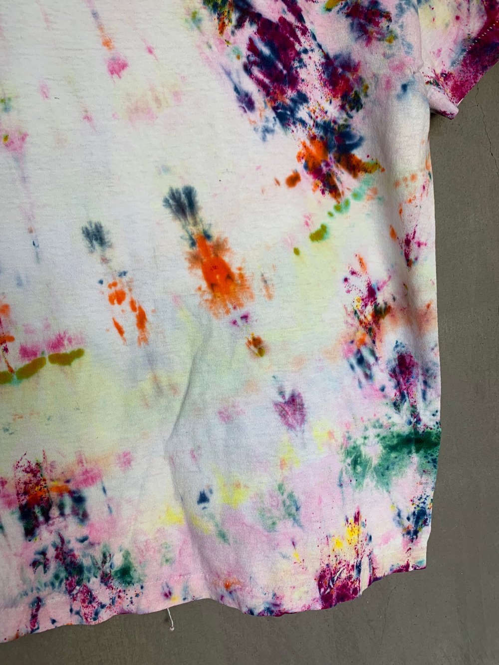 Image of rainbow tie dye vintage tee - medium 4