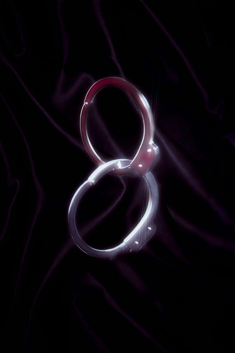 handcuff bracelet Image 3