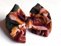 Image 1 of Olive floral | bow 