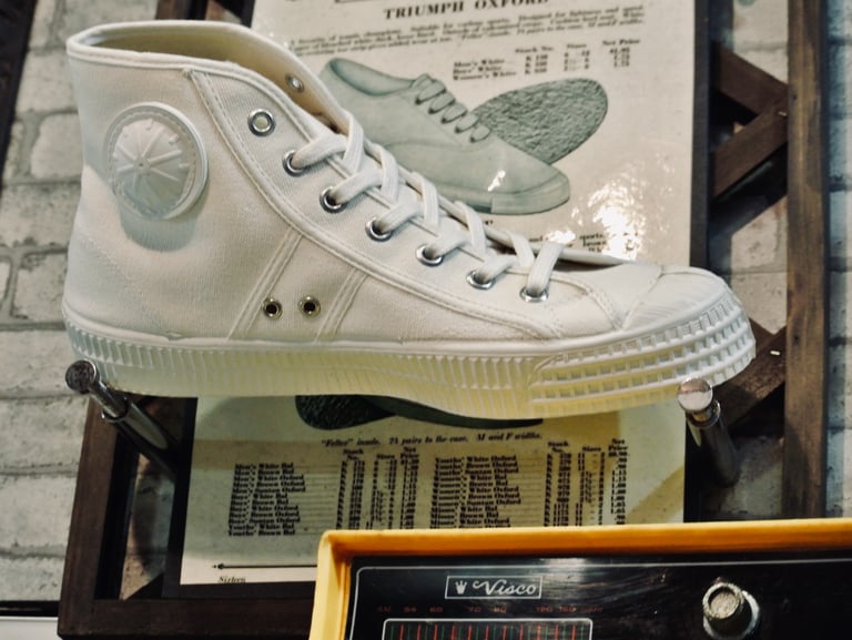 VEGANCRAFT Czech army trainer hi sneaker shoes made in Slovakia Image 2