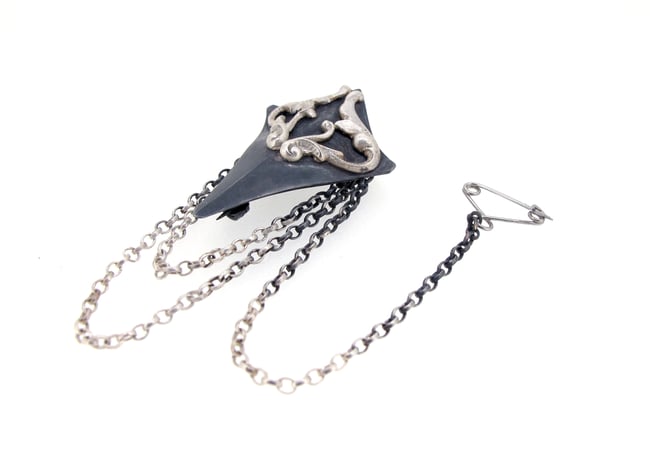 {NEW} Tristan's Armour Brooch