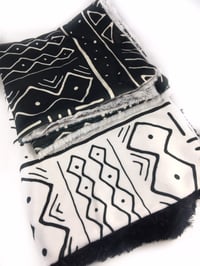 Image 4 of White and Black Tribal Infant Car Seat Blanlets