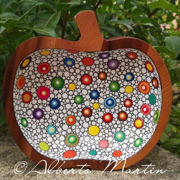 Image of Colorful dotted Acacia Medium wooden tray by Alberto Martín