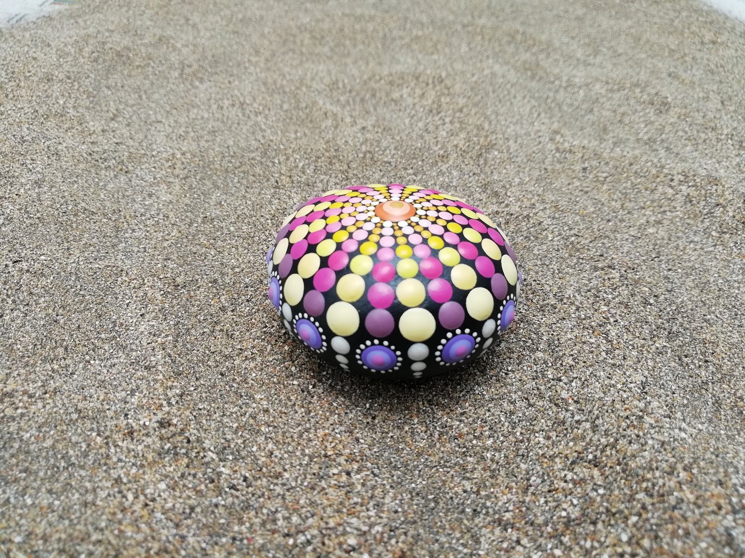 Image of Sea urchin stone 15 Yellow, pink, purple - Dot Art by Alberto Martin