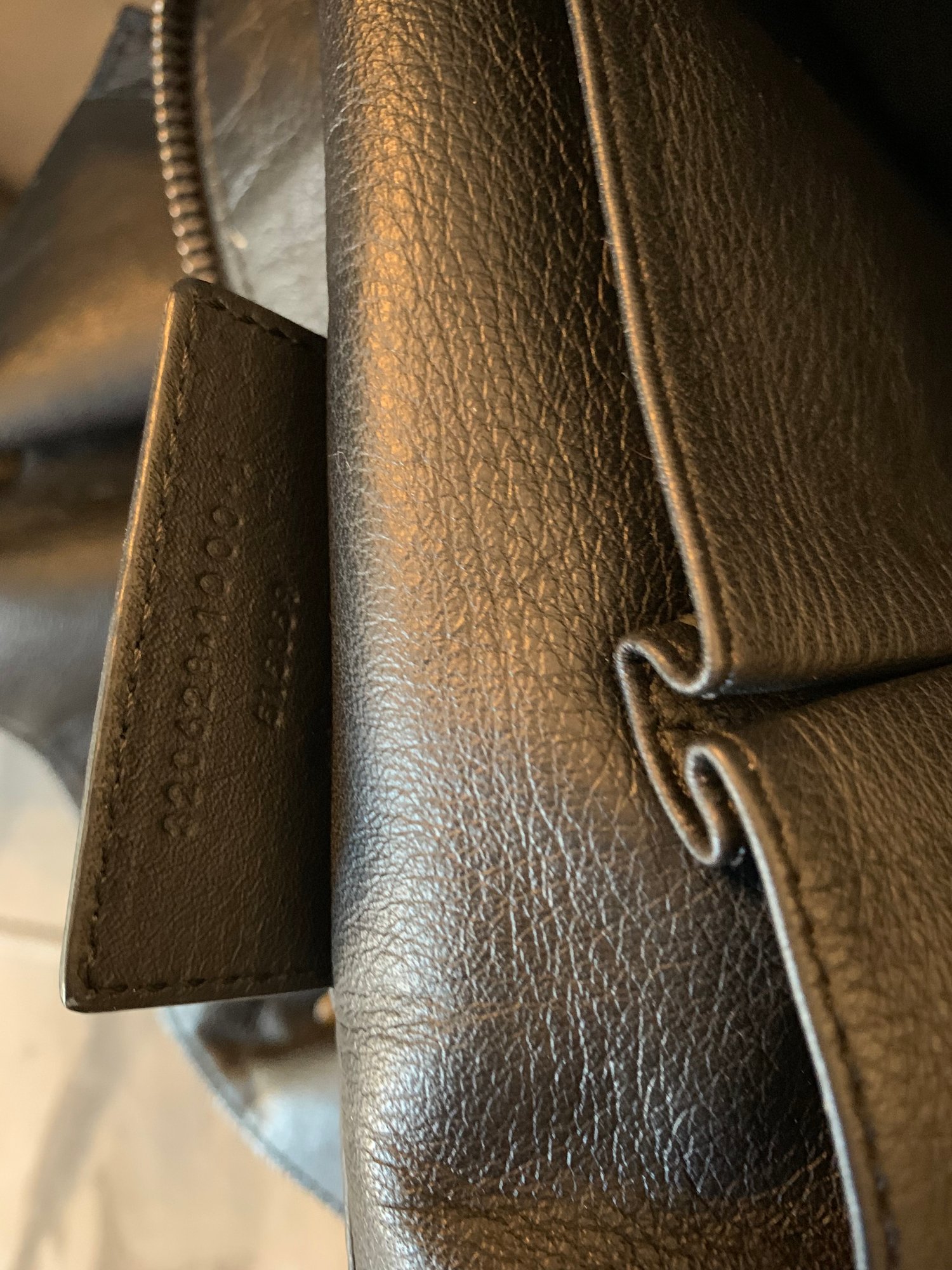 Image of BALENCIAGA LEATHER TOTE