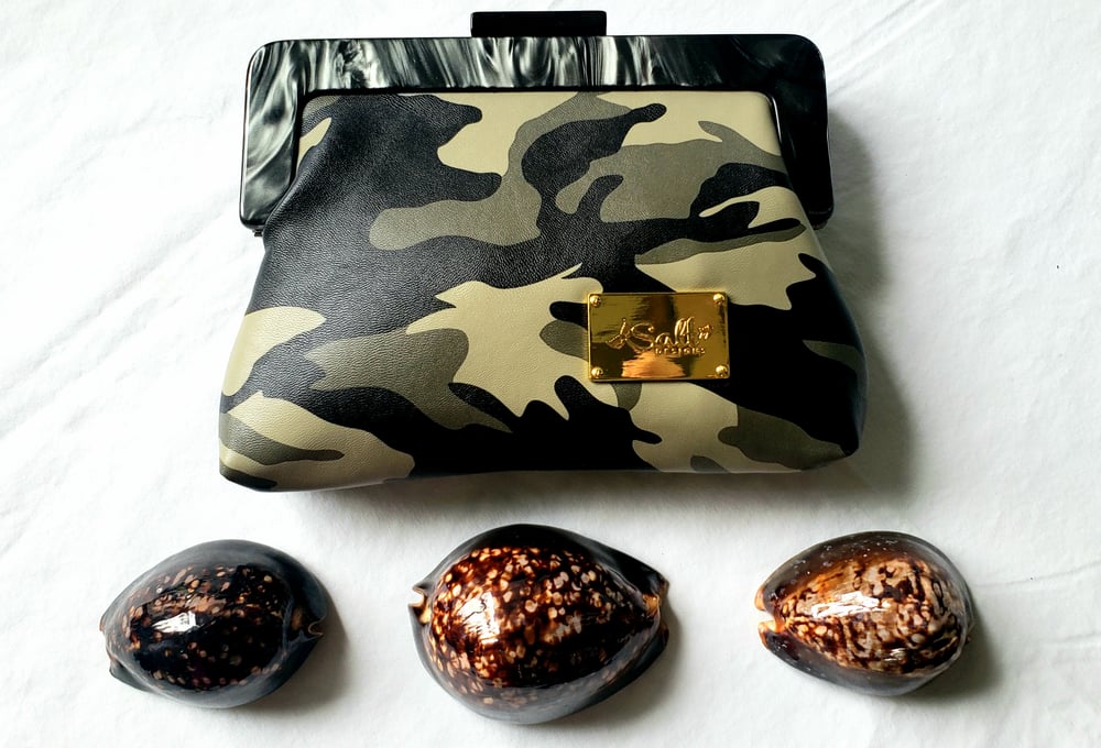 Image of Camo and Tahitian 