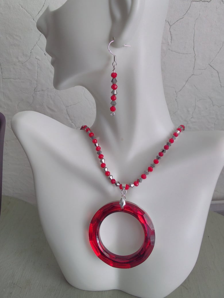 Image of RED CRYSTAL PENDANT NECKLACE SET