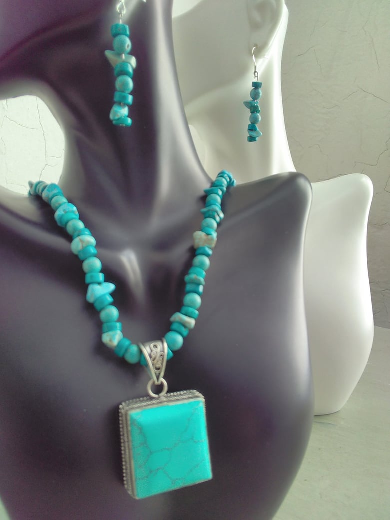 Image of TURQUOISE PENDANT NECKLACE SET