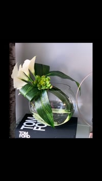 Image 2 of Lilies in a bow