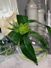 Image 1 of Lilies in a bow