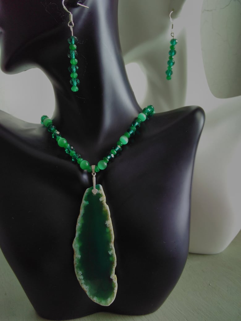 Image of RICH GREEN AGATE NECKLACE SET