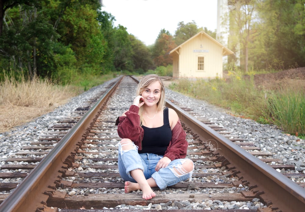 Image of Senior Sessions DEPOSIT ONLY 