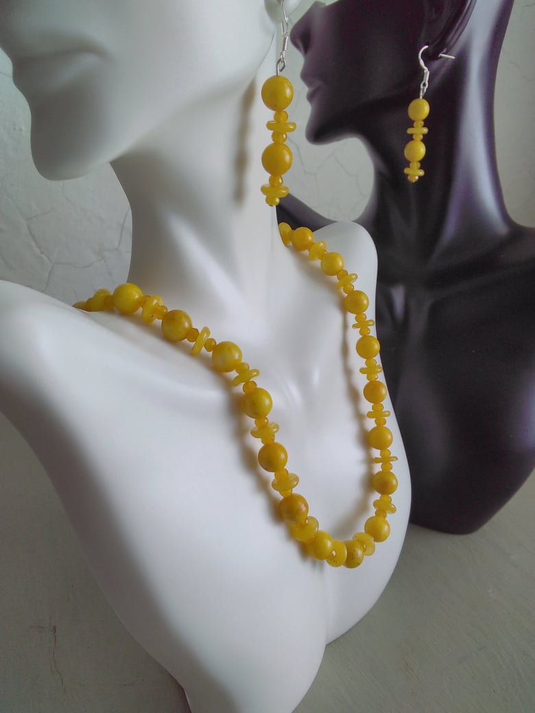 Image of GOLDEN YELLOW ABACAUS NECKLACE SET