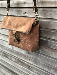 Image 4 of Day bag in waxed canvas with folded top / small messenger bag / canvas satchel