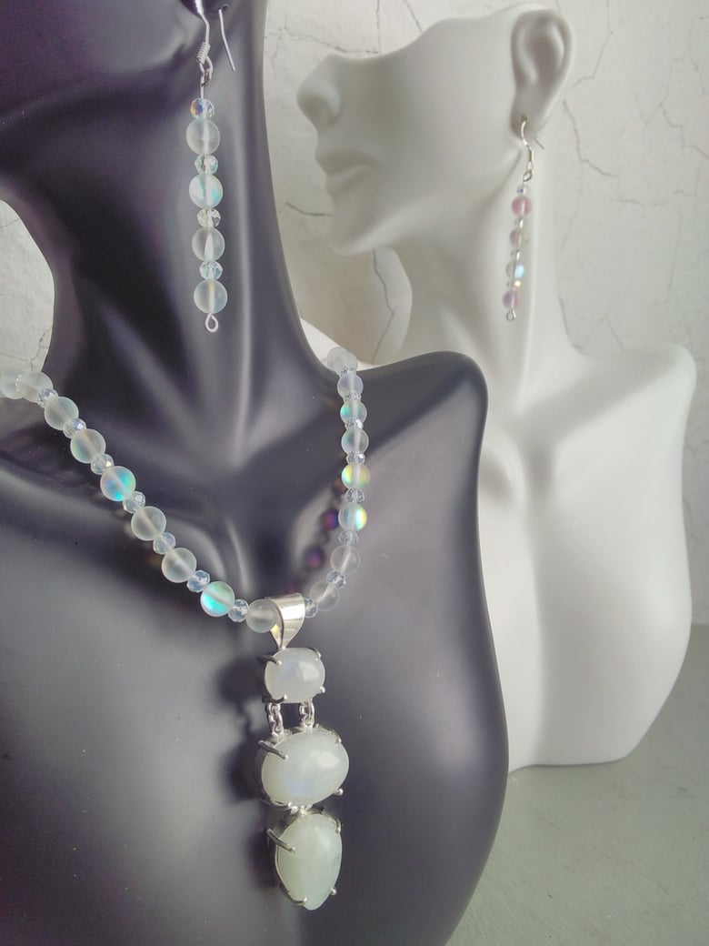 Image of MOONSTONE PENDANT NECKLACE SET