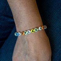 Image 2 of ‘Freak Out’ glass pearl bracelet 