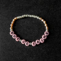 Image 1 of ‘Je t’aime’ peach pink freshwater pearl bracelet 