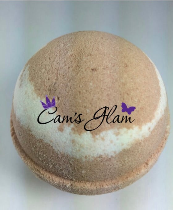 Image of Oatmeal Milk & Honey Luxury Bath Bomb 