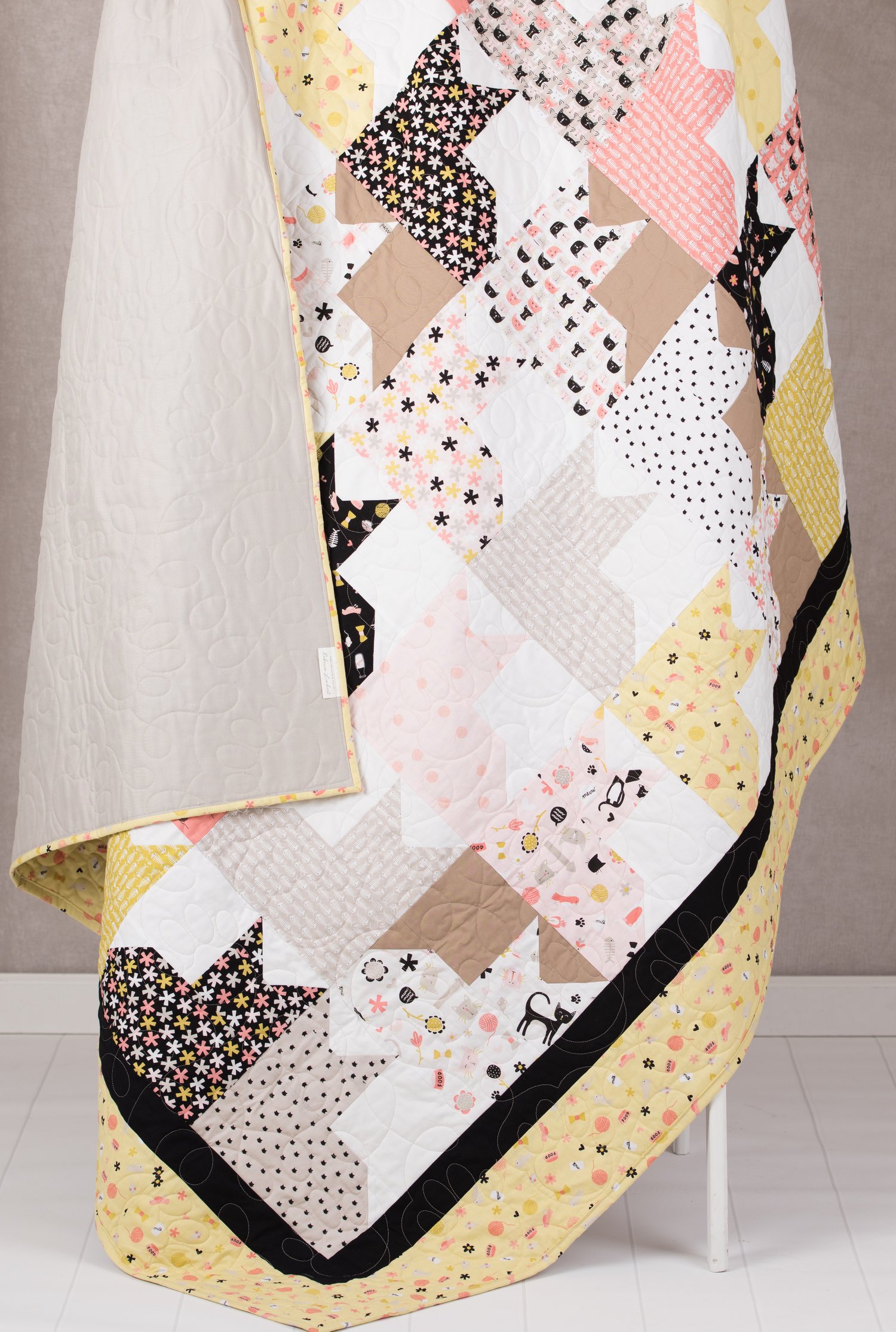 Pins And Paws Quilt Pattern Pins And Paws Quilt Beautiful Cat Kitten