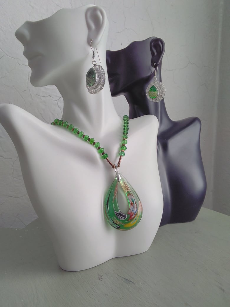 Image of GREEN INLAID MILLEFIORI GLASS PENDANT NECKLACE SET