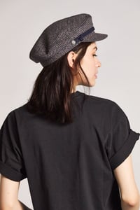 Image 4 of The Fiddler – Navy/Mauve