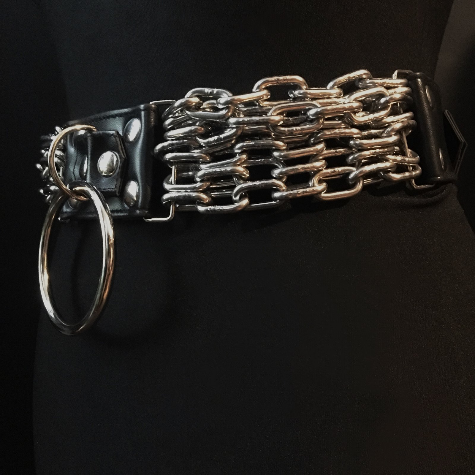 ring and chain waist belt