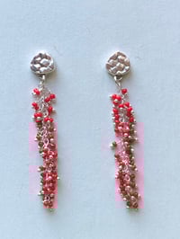 Red bead chain loop earrings