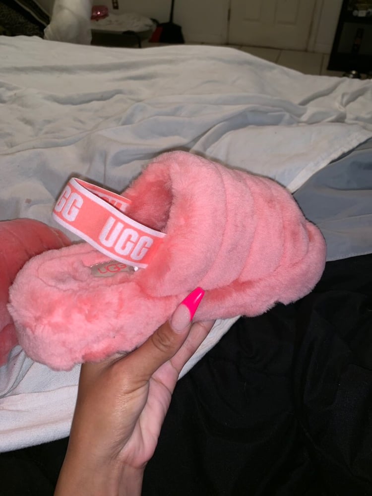 Image of Pink Fluffy Designer Slides