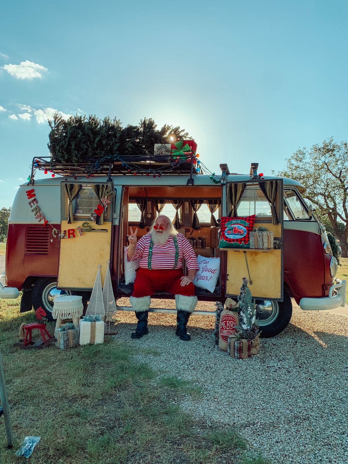 Vintage VW bus Christmas Sessions in SALADO with SANTA