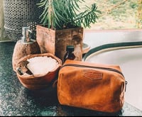 Image 1 of The Finch Leather Toiletry Bag