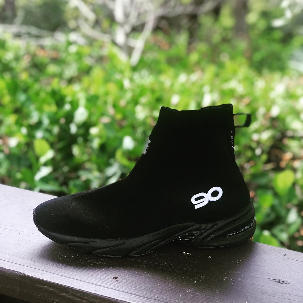 Image of Tiki WaveRunner 90 Hybrid Sock Trainer "Triple Black" 
