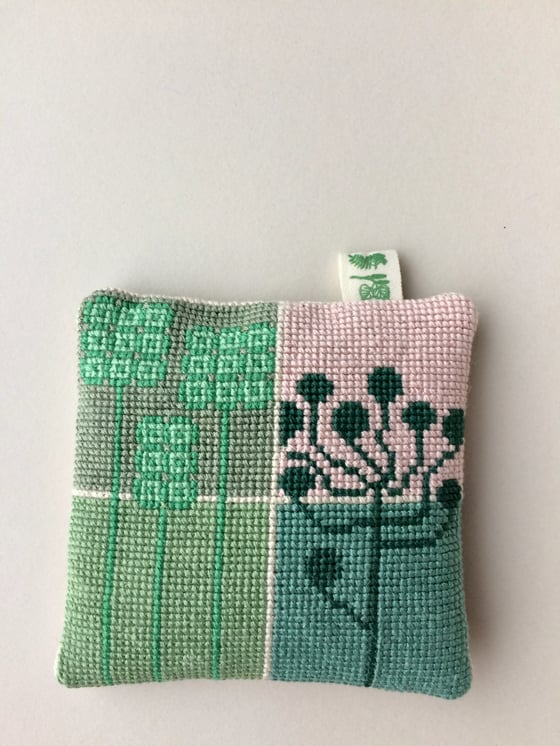 Image of Garn-iture Embroidery Kit / SEEDS (mini)