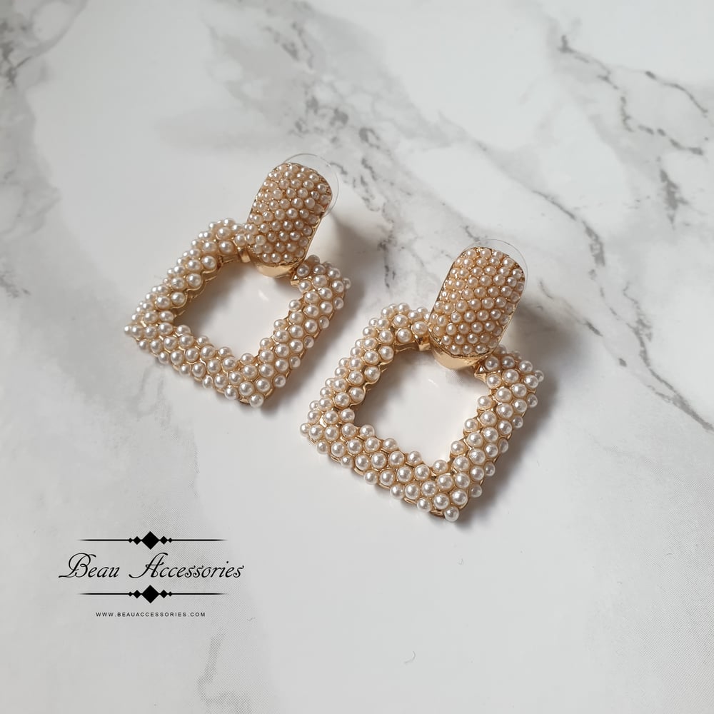 Image of Pearl Square Statement Earrings 
