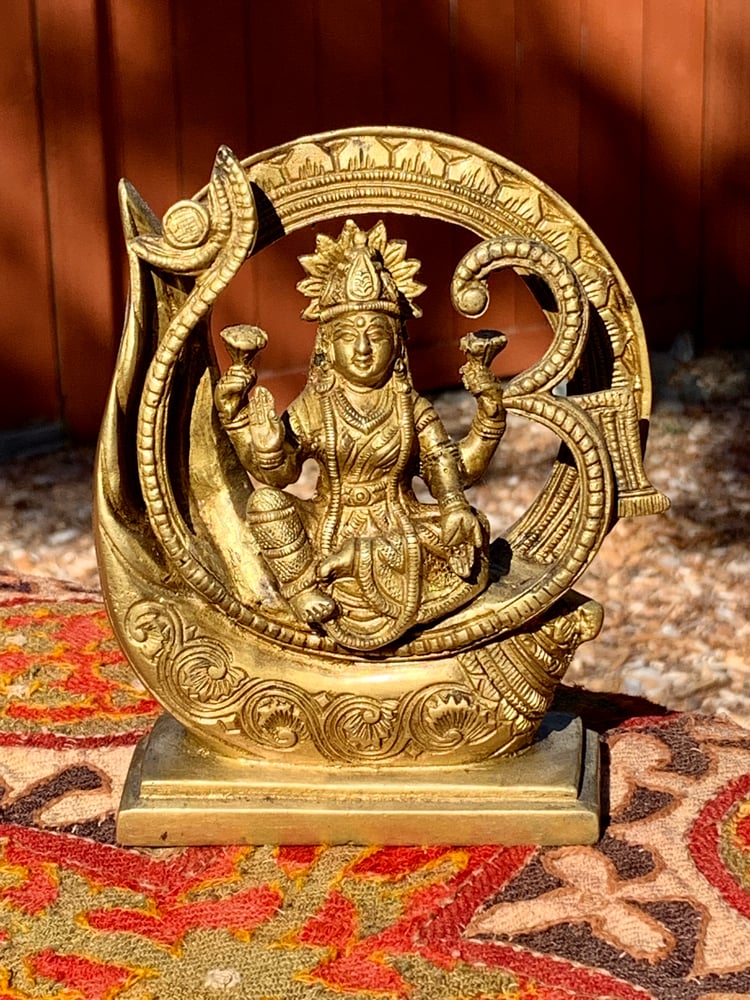 Lakshmi Om Statue Shop At My Dream Canvas