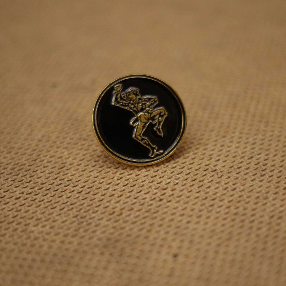 Gold Pin | Distortion