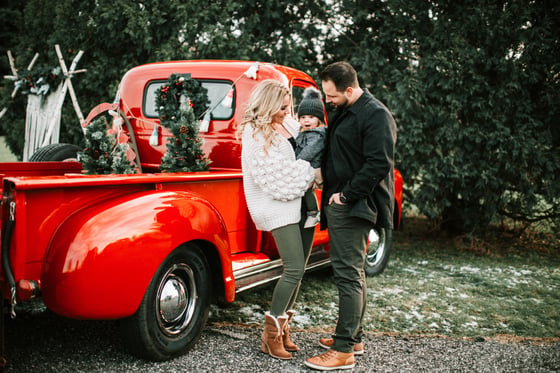 Image of OCTOBER 22ND | RED CHRISTMAS TRUCK MINI SESSIONS 
