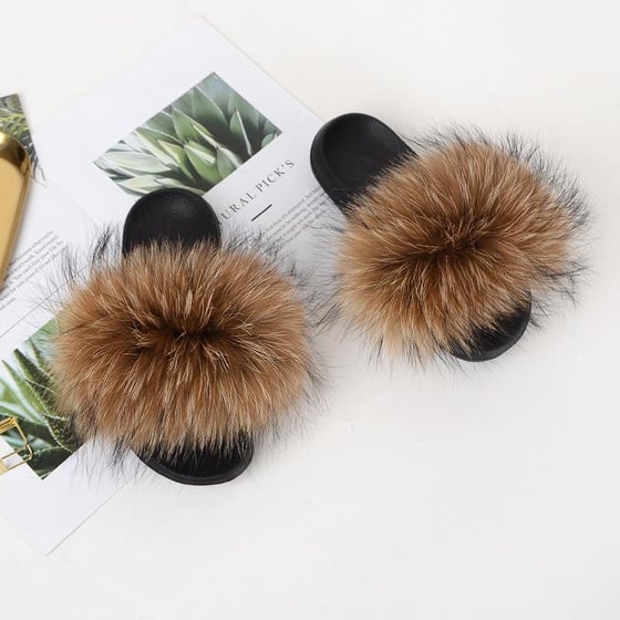 Image of FUR SLIPPERS 1