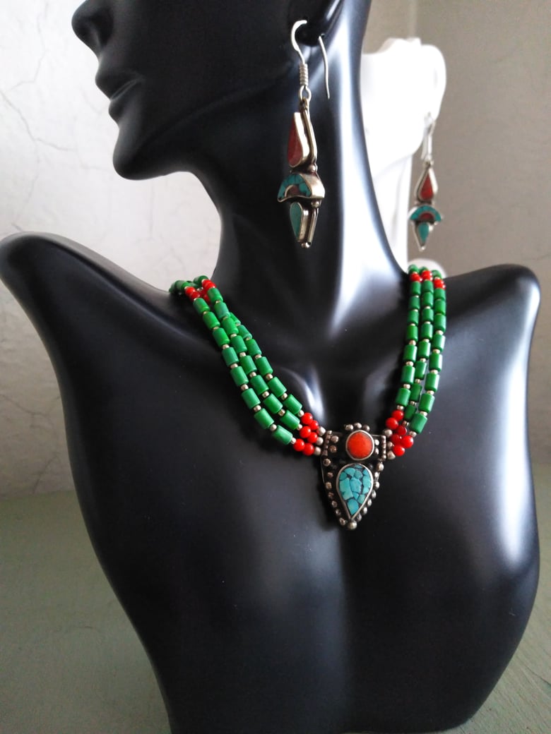 Image of GREEN BEADED TIBETAN NECKLACE