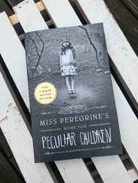 Miss Peregrine’s Home for Peculiar Children [Paperback]