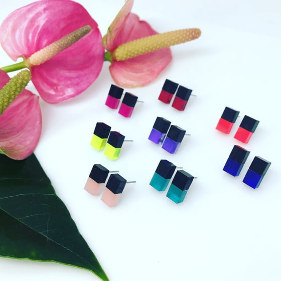 Image of Náušnice Doublecubes Black&color