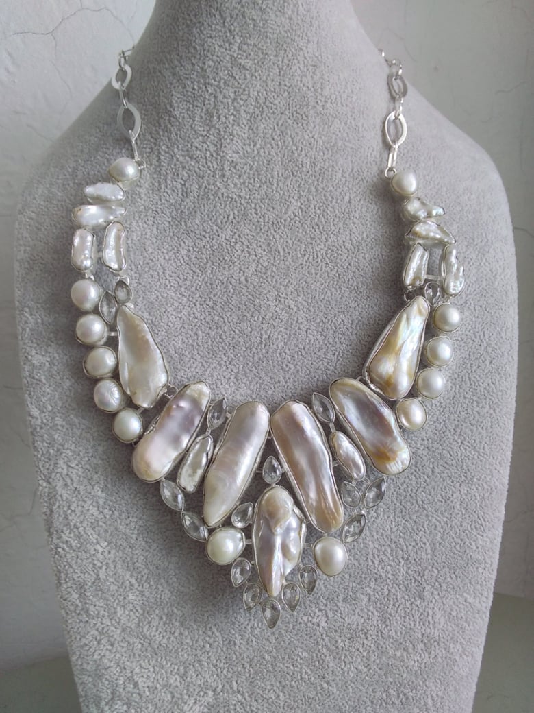 Image of STATEMENT PEARL NECKLACE