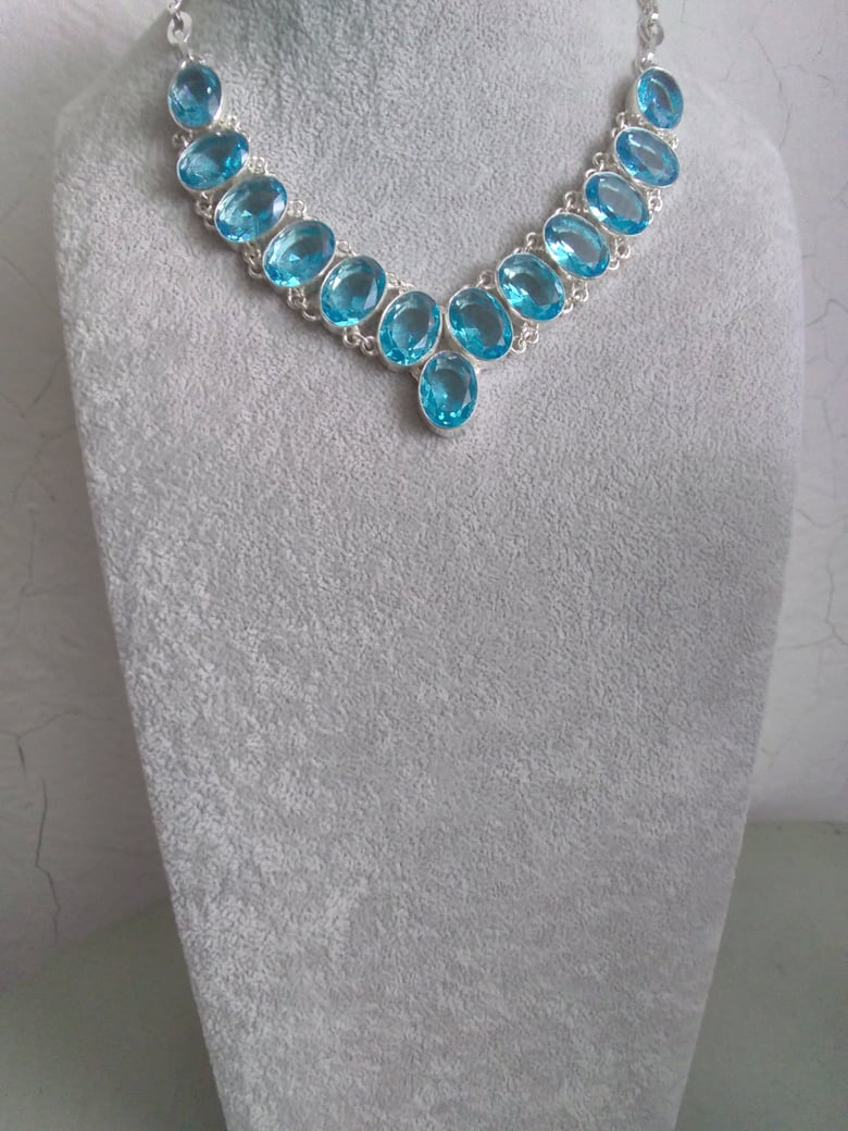 Image of MEDIUM BLUE TOPAZ NECKLACE SET