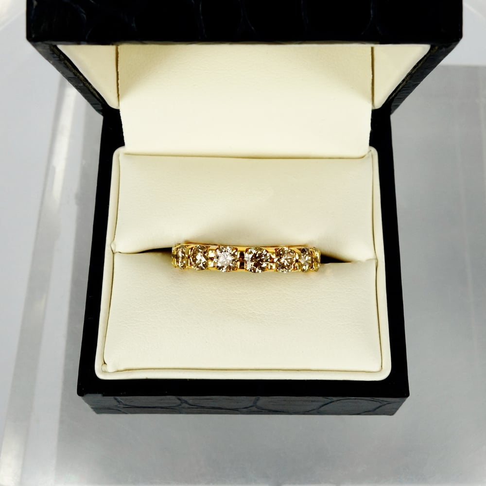 Image of 18ct Yellow Gold Full Circle Diamond ring. pj5612