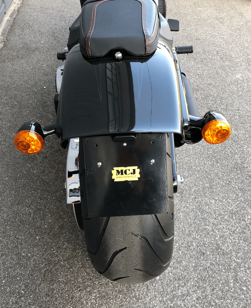 Image of PLATE HOLDER FOR H-D BREAKOUT 2018 UP