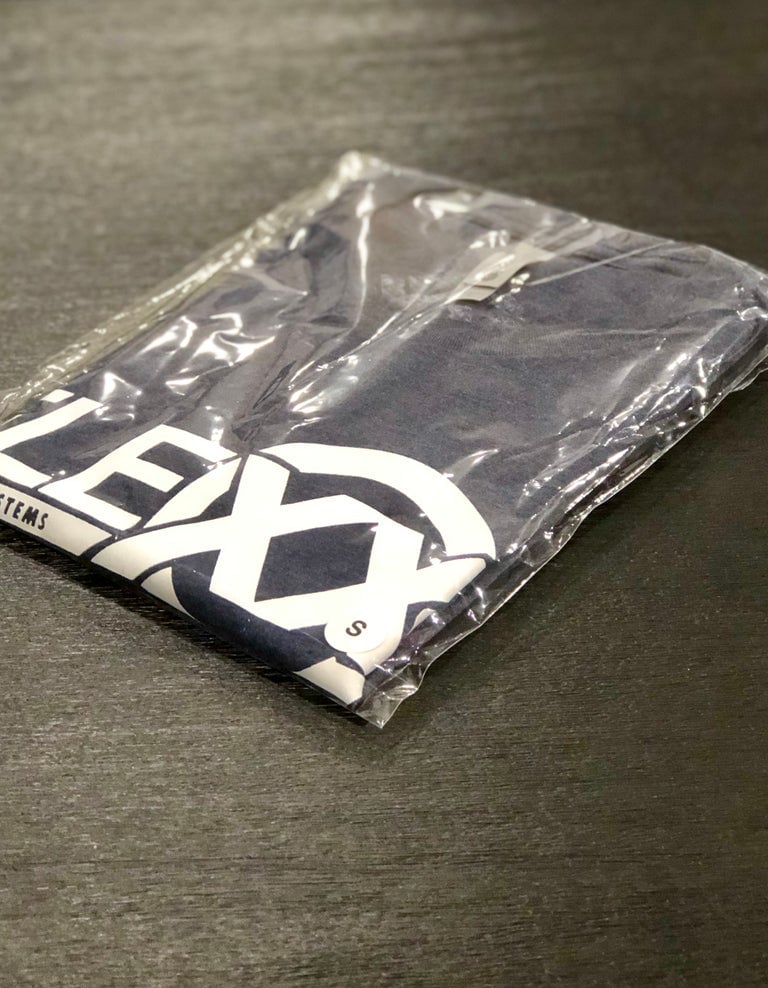 Men’s Midnight Navy/White Flexx tee