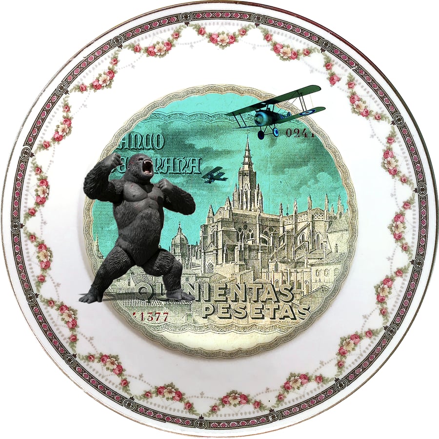 Image of Kingnientas - Vintage Spanish Porcelain Plate - King Kong #0660