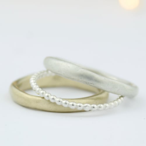 Image of THE MIDI ORGANIC RING IN GOLD