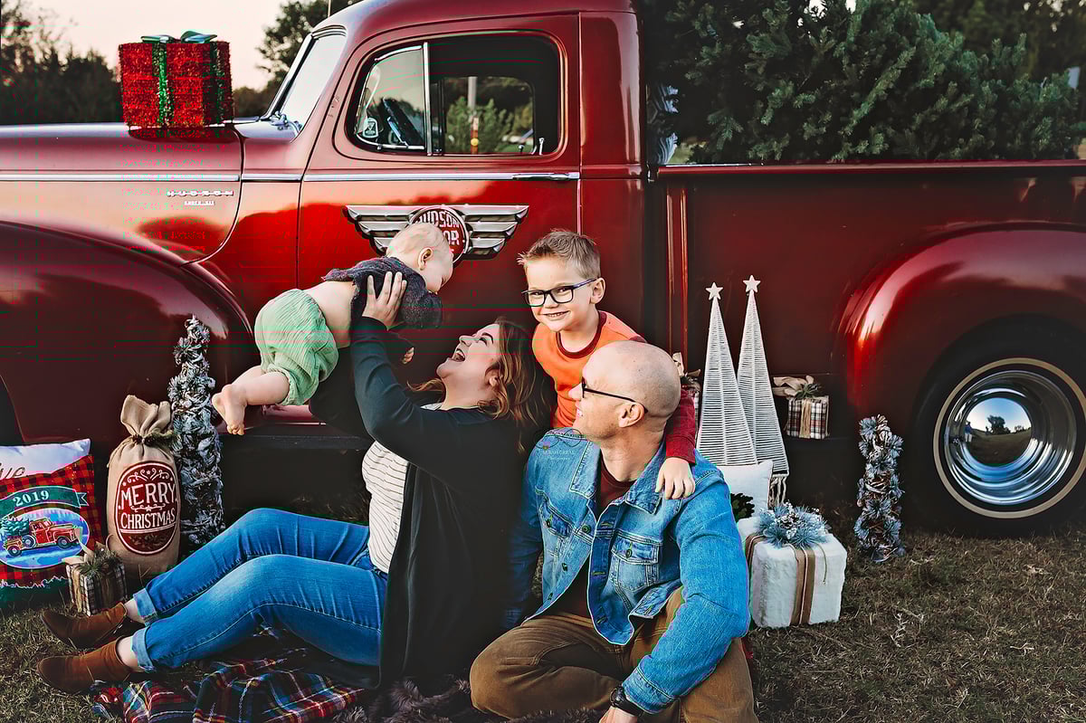2019 Red Truck Christmas Sessions