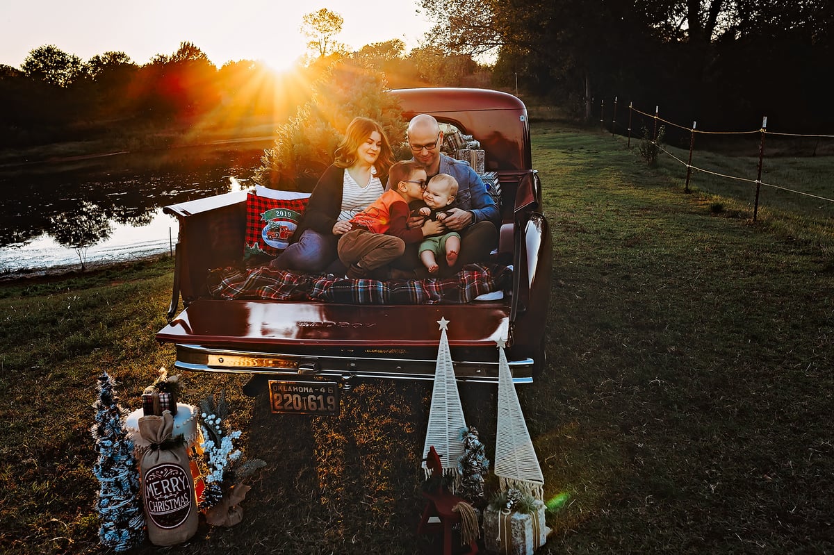 2019 Red Truck Christmas Sessions