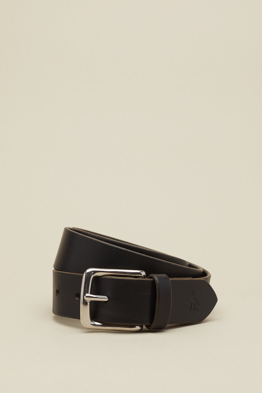 Image of Classic Buckle in Coal